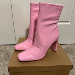 Steve Madden Leana Sock Bootie in pink